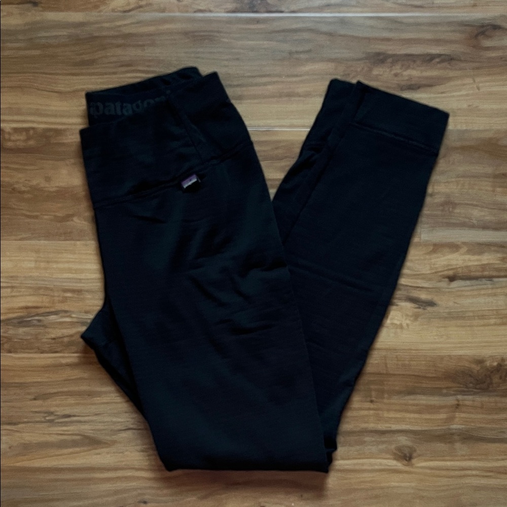 Women’s small Patagonia Capilene thermal weight base layer